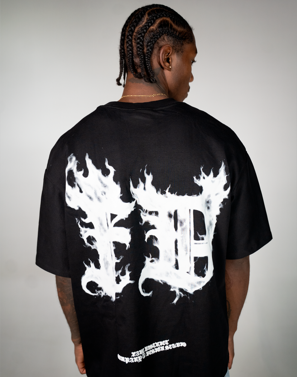 FEAR OF SAINTS ASHES CAMISETA OVERSIZE FIT NEGRA